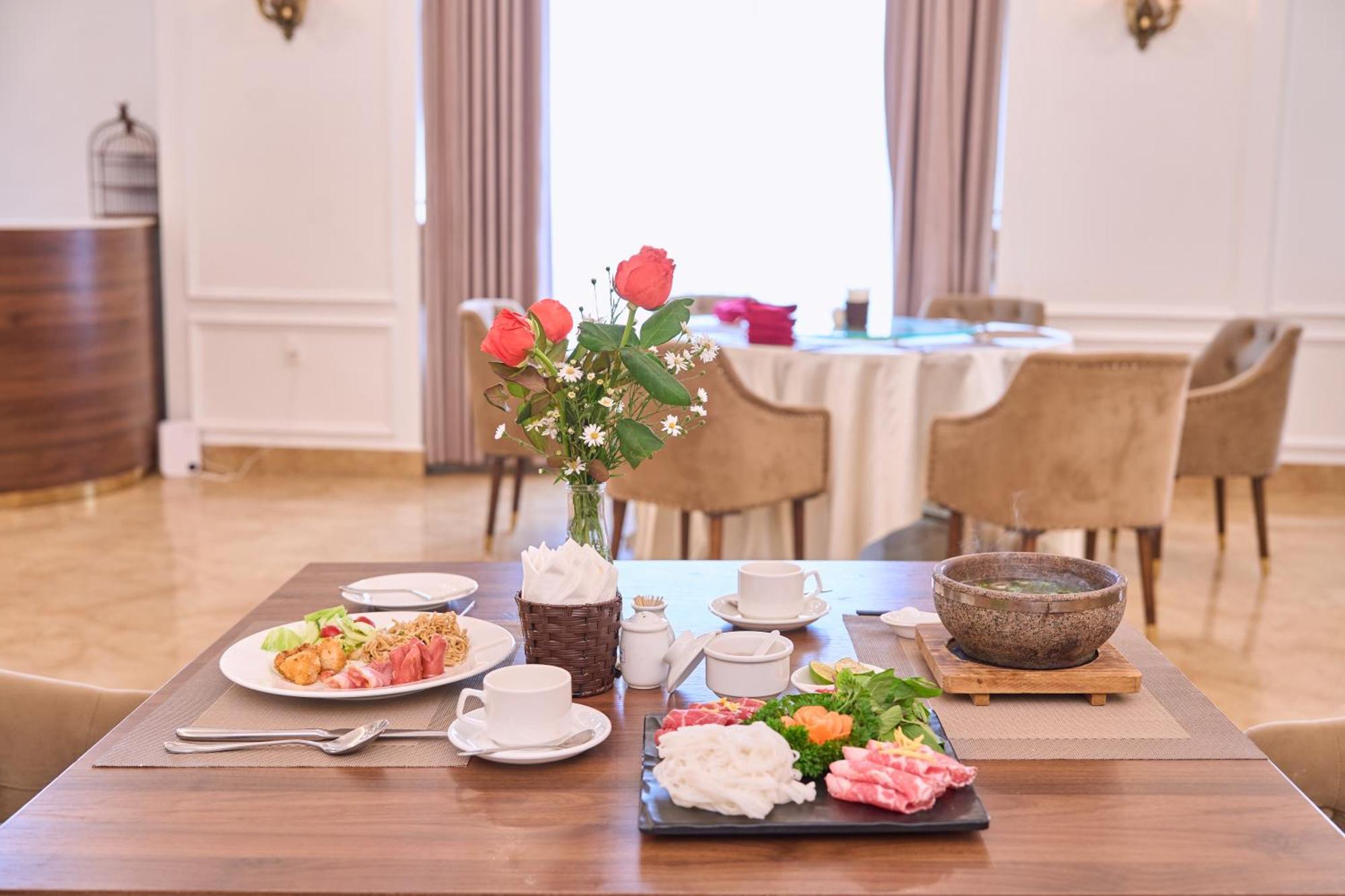 Le Haute Hotel Хайфон Экстерьер фото