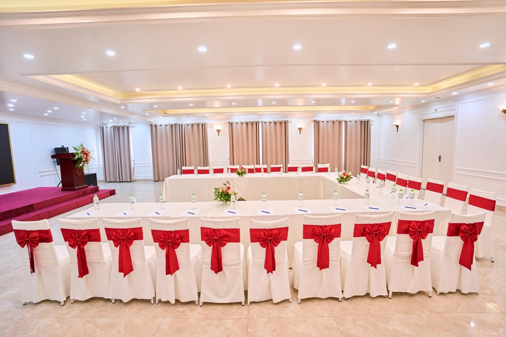 Le Haute Hotel Хайфон Экстерьер фото